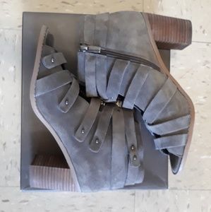 Vince Camuto Peep Milti Strap Shootie